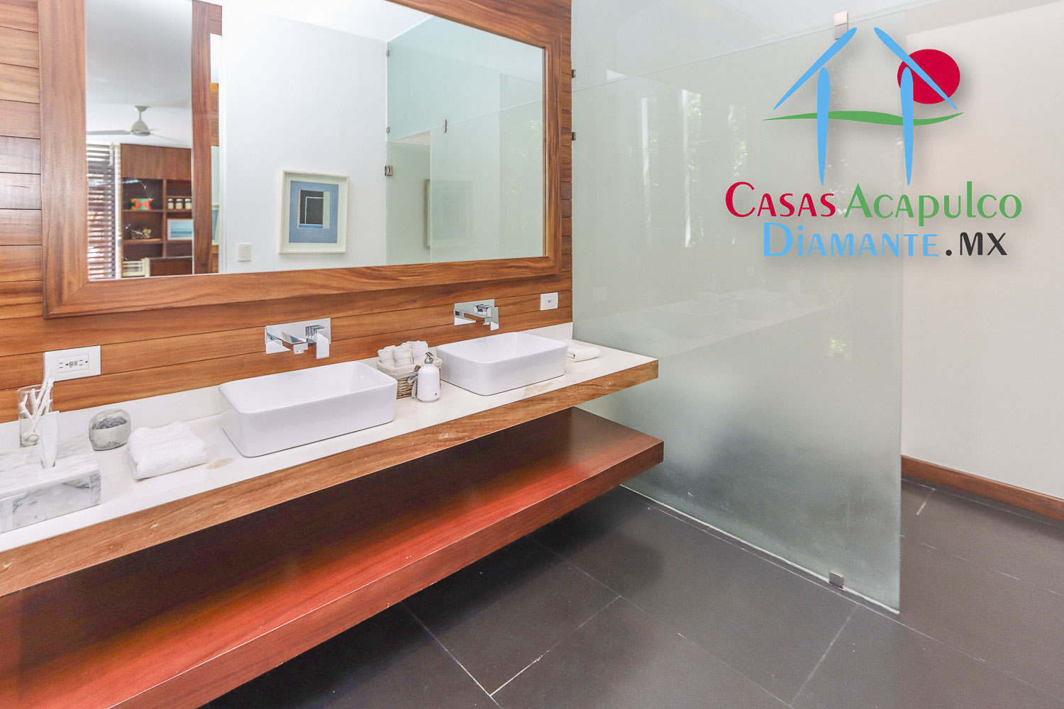 La Solana - Family room 9